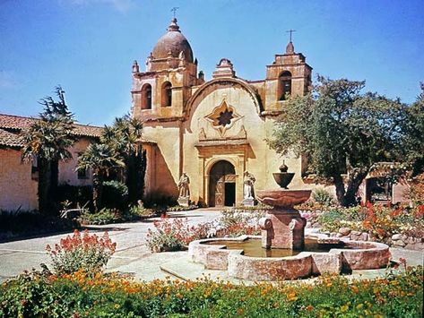 Spanish missions: Carmel -- Kids Encyclopedia | Children's ... Spanish Mission Architecture, Spanish Mission Style, California Missions Project, Spanish Landscape, Pretty Architecture, Gecko Terrarium, Spanish Mission, Mission Projects, Mexican Revolution