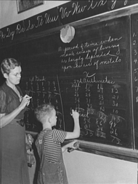 Lois Slinker teaching the only pupil in the second grade in one-room schoolhouse. Grundy County, Iowa. Arthur Rothstein. 1939. Country School, Old School House, Finishing School, Vintage School, School Pictures, Vintage Life, School Photos, School Classroom, The Good Old Days