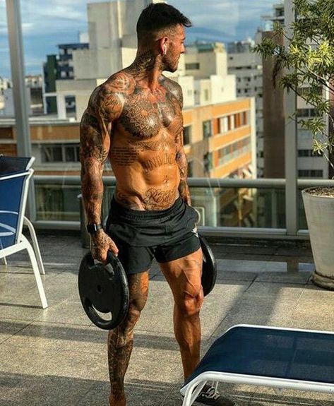 Physique Men, Tatted Men, Chest Tattoo Men, Fitness Photoshoot, Boy Tattoos, Inked Men, Biceps Workout, Boys Haircuts, Male Physique