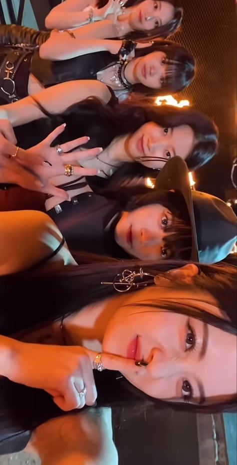 le sserafim unforgiven mv trailer behind the scenes wallpaper ot5 group photo pretty aesthetic yunjin chaewon eunchae sakura kazuha cute Le Sserafim Group Photos, Le Sserafim Unforgiven Mv, Lee Ssefarim, Yunjin Chaewon Eunchae, Le Sserafim Group, Le Sserafim Unforgiven, Sakura Kazuha, Lesserafim Sakura, Lee Sserafim