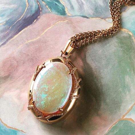 MONICA RICH KOSANN on Instagram: “They say that opals find their true owner. I’ve seen it happen! A woman puts the opal on and the stone says “ I belong to you” it just…” Moonstone Locket, Opal Locket, I Belong To You, Monica Rich Kosann, You Belong With Me, Roman Glass, Fancy Jewellery, Locket Necklace, Locket