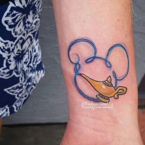 I love Aladdin and this is so cute and simple!! Tattoo Sleeve Disney, Genie Tattoo, Aladdin Tattoo, Tiny Disney Tattoo, Cute Disney Tattoos, Mickey Tattoo, Mouse Tattoo, Disney Tattoo Ideas, Sketchy Tattoo