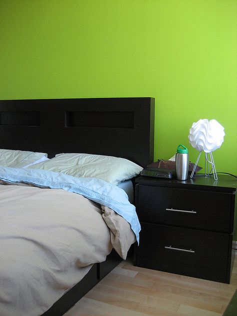 Lime Green Rooms, Ideas To Decorate Your Room, Lime Green Curtains, Lime Green Wall, Modern House Ideas, Lime Green Bedrooms, Calming Bedroom Colors, Colorful Bedroom Design, Green Bedroom Furniture