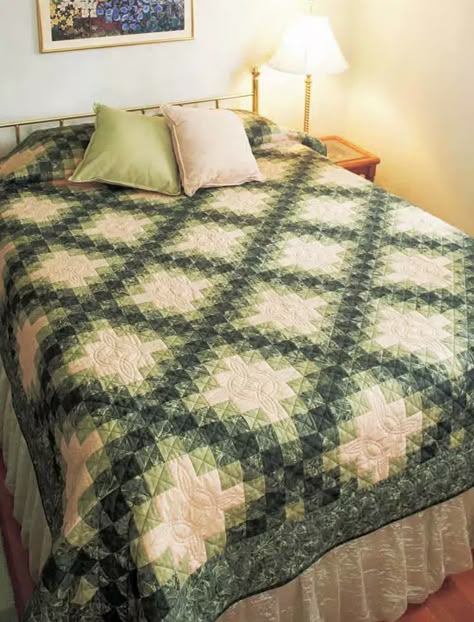 Dave's Irish Chain | Quilting Daily Double Irish Chain Quilt Pattern, Irish Quilts, Irish Quilt Patterns, Celtic Quilts, Double Irish Chain Quilt, Irish Chain Quilt Pattern, Tulip Quilt, Irish Quilt, Quilts On Beds