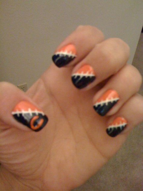 Chicago Bears nails???  YES PLEASE!!!  TOO COOL! Chicago Bears Nails, Sports Nail Art, Football Nail Art, November Nail, Nails November, Outfit Recipes, Sports Nails, Football Nails, Nails Outfit