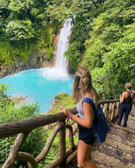 Rio Celeste Costa Rica Aesthetic Costa Rica Pictures, Costa Rica Spring Break, Yoga Costa Rica, Costa Rica Instagram Pictures, Costa Rica Photo Ideas, Costa Rica Life, Costa Rica Travel Pictures, Aesthetic Costa Rica, Costa Rica Hiking