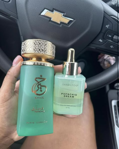 Pinterest Green Aesthetic, I Smell Good, Perfume Combos, Scent Combos, Fragrance Lab, Luxury Perfumes, Fragrances Perfume Woman, Hygiene Tips, Perfume Collection Fragrance