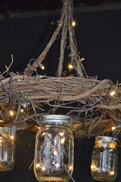 Grapevine Ideas Projects, Grapevine Chandelier, Macrame Reels, Grapevine Projects, Grape Vine Decor, Grapevine Ideas, Grapevine Garland, Summer Lights, Bohemian Crafts