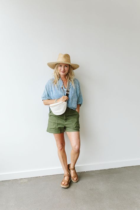 12 Cute, Comfy Easy-To-Wear Spring Break Outfits - Emily Henderson Cute But Comfy Outfits, Hot Day Outfit, Casual Oufits, Maternity Nursing Clothes, Comfy Summer Outfits, Coverup Swimsuit, Polished Casual, Spring Break Outfit, What To Wear Today