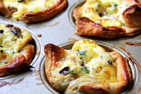 The eggs are perfectly set, tender and buttery. Savory Brunch Recipes, Savory Brunch, Quiche Cups, Brunch Appetizers, Fluffy Puff, Breakfast Quiche Recipes, Spinach Quiche, Mini Quiches, Healthy Brunch