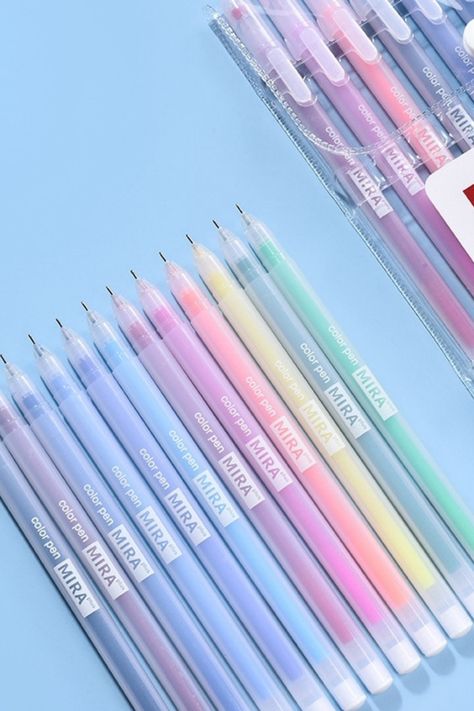 Premium High Quality 12 Coloured pens with a gel style ink. The fine pen nibs allow you to write smoothly and smudge free- an essential addition to a students, worker and artists toolkit! Great for taking notes in a creative and fun way. Aesthetic Stationary Supplies, Coloured Pens, Aesthetic Stationary, Gel Pens Set, Stationary Supplies, Pen Kits, Fine Pens, Styling Gel, Pen Nib