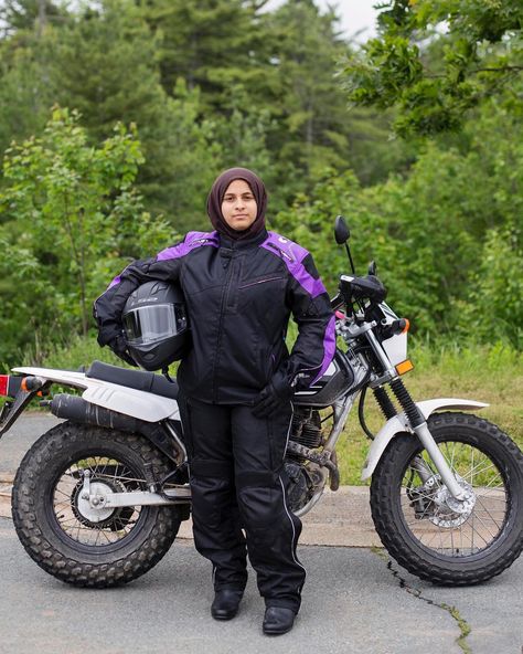 The Sisters Project on Instagram: ““The best part of riding my motorcycle is when I take off my helmet and people are shocked to see my hijab underneath. It makes me laugh…” Hijabi Motorcycle, Makes Me Laugh, Style Tutorial, Biker Aesthetic, Hijab Style Tutorial, The Sisters, Motorcycle Girl, Lady Biker, Hijab Style