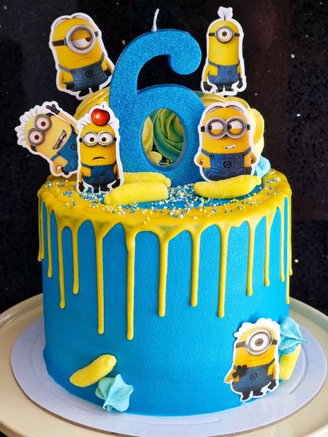 Minion 1st Birthday Cake, Minion Birthday Cake Easy, Minons Birthday Cake, Simple Minion Cake, Minion Birthday Cake Buttercream, Despicable Me Birthday Cake, Minion Birthday Cake Ideas, Minion Birthday Party Cake, Minons Cake