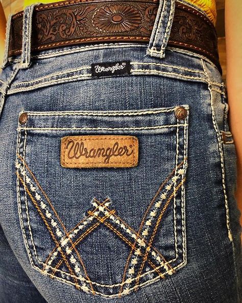 New women jeans @elpotrerito Country Jeans, Cowgirl Style Outfits, Cool Aesthetic, Country Style Outfits, Western Wear Outfits, Cute Country Outfits, Looks Country, Estilo Country, Retro Jeans