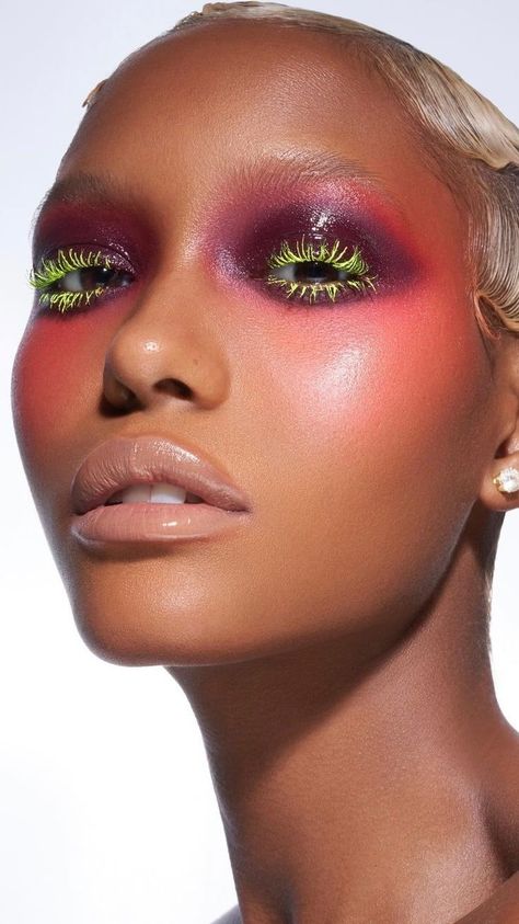 Afro Futuristic Makeup, Artistry Makeup Looks, High Fashion Makeup Looks, Danessa Myricks Makeup, Makeup Looks Editorial, Pink Hair Fashion, Pink Hair Makeup, Abstract Makeup Looks, Editorial Makeup Looks