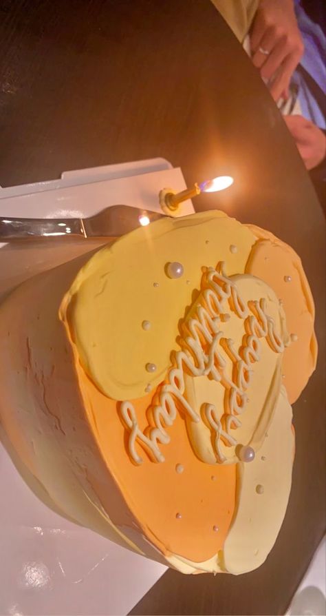 Orange Cakes Aesthetic, Orange Mini Cake, Orange Birthday Cake Aesthetic, Orange Cakes Birthday, Orange Birthday Aesthetic, Orange Bday Theme, Birthday Cake Aesthetic Yellow, Orange Bday Cake, Leo Birthday Cake Aesthetic