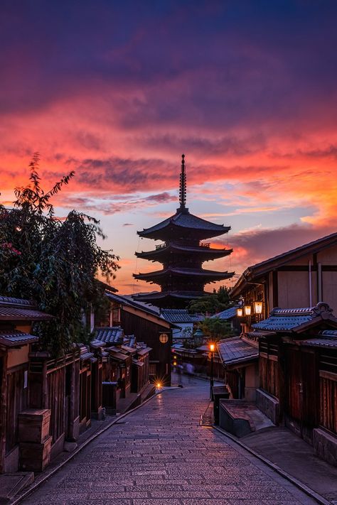 Asian Photography, Japan Temple, Ancient Chinese Architecture, Temple Photography, Japanese Temple, Japan Photography, View Wallpaper, Japan Travel Guide, Aesthetic Japan