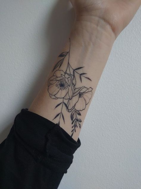 Arm Poppy Tattoo, Floral Poppy Tattoo, Floral Side Arm Tattoo, Minimalist Floral Sleeve Tattoo, Fine Line Floral Wrist Tattoo, Poppy’s Tattoo, Poppy Flower Wrist Tattoo, Wrap Around Poppy Tattoo, Black Line Floral Tattoo