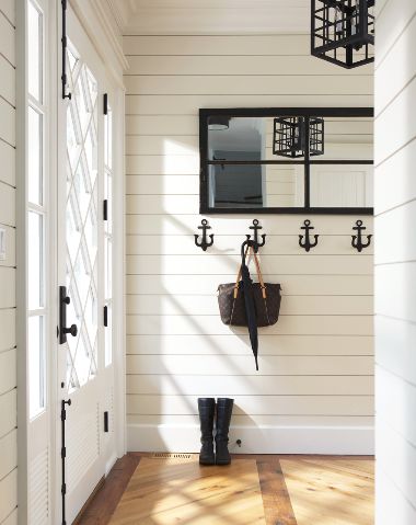 10 Entryway Decor Ideas with a Coastal Wow Factor. Decoration Hall, Small Foyer, Plank Walls, Coastal Living Rooms, Lake Cottage, Coastal Living Room, Nautical Home, Cool Ideas, Coastal Cottage