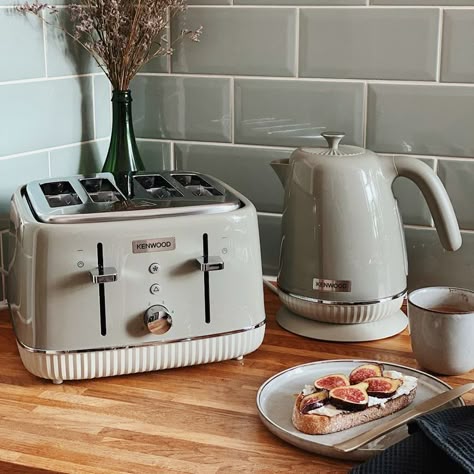 Cream Kettle And Toaster, Kettles And Toasters In Kitchen, Kitchen Kettle And Toaster Ideas, Toaster On Countertop, Aesthetic Toaster, Smeg Kettle And Toaster, Yellow Toaster, Cream Kettle, Toaster And Kettle