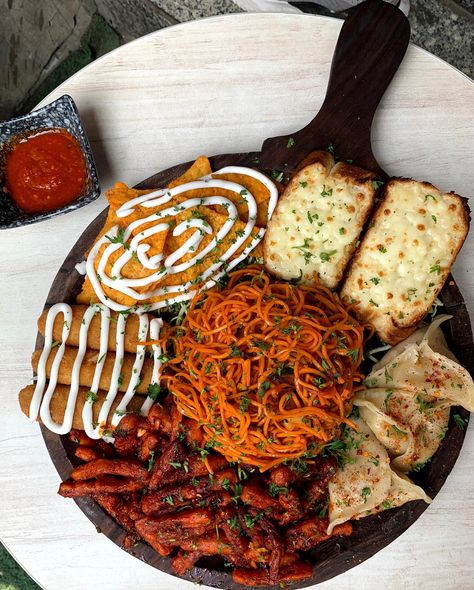 LOCATIO : SHAKE EAT UP GTB NAGAR Food Cravings Spicy, Food Asthetic Picture, Simple Family Meals, Tastemade Recipes, Favorite Recipes Dinner, Quick Recipes Snacks, Food Carving, Food Babe, Spicy Food