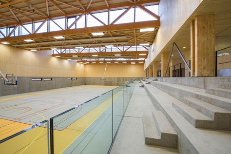 Gallery - Hacine Cherifi Gymnasium / Tectoniques Architects - 2 Indoor Gymnasium, Gymnasium Interior, Gymnasium Floor Plan, School Gymnasium Design, Gymnasium Architecture Design, Gymnasium Architecture, Multipurpose Hall, Youth Center, Sport Court