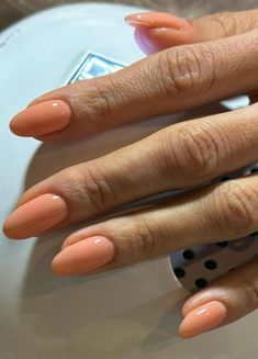 Peach Wedding Nails, Soft Apricot Nails, Light Orange Nails Almond, Peach Coloured Nails, Light Peach Nails, Peachy Nude Nails, Apricot Nails, Nails For Pale Skin, Pale Orange Nails