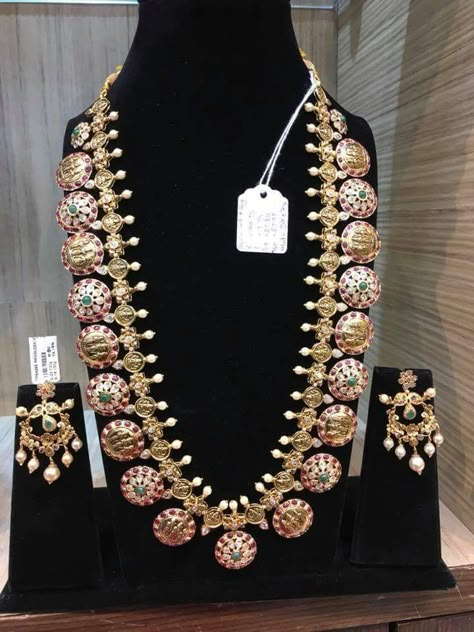 Bottu Mala Jewellery Designs, Bottu Mala, Raja Rani, Gold Temple Jewellery, Mala Jewelry, Gold Jewelry Simple Necklace, Beautiful Gold Necklaces, Fine Gold Jewelry, 25 June