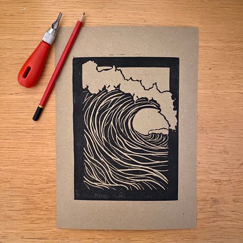 - Original ocean wave lino print designed, hand-carved, and hand-printed by me.  - Perfect decoration and gift for ocean lovers!  - Final prints are made on A4 size 160gsm card. - Prints can be made on brown or ivory card, please specify your desired colour. - Prints are delivered unframed, but are perfect for framing and displaying at home!  - As every design is printed to order, please note that every design is unique and may have small imperfections. To me, this is the beauty of lino printing Lino Print Ocean, Ocean Printmaking, Simple Lino Print Ideas, Linocut Birds, Lino Print Ideas, Devon Artist, Love The Process, Lino Printing, Lino Art