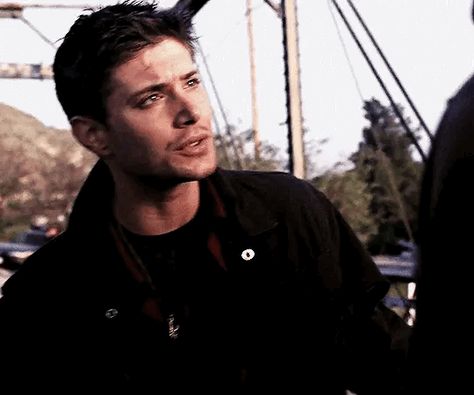 Jensen Ackles Gif, Dean Winchester Gif, Dean Gif, Spn Aesthetic, Supernatural Gif, Canon Ship, Supernatural Wallpaper, Supernatural Dean, Aesthetic Gif