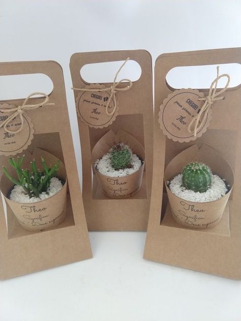 Wedding Doorgift, Wedding Gift Pack, Cactus Gifts, Flower Box Gift, Handmade Packaging, Flower Gift Ideas, Gifts Wrapping Diy, Wedding Souvenirs, Plant Gifts