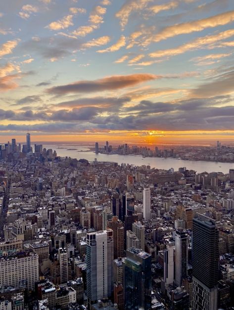 view from empire state building nyc View From Empire State Building, Chicago Wallpaper, New York Vibes, Empire State, Empire State Building, San Francisco Skyline, Paris Skyline, San Francisco, Chicago