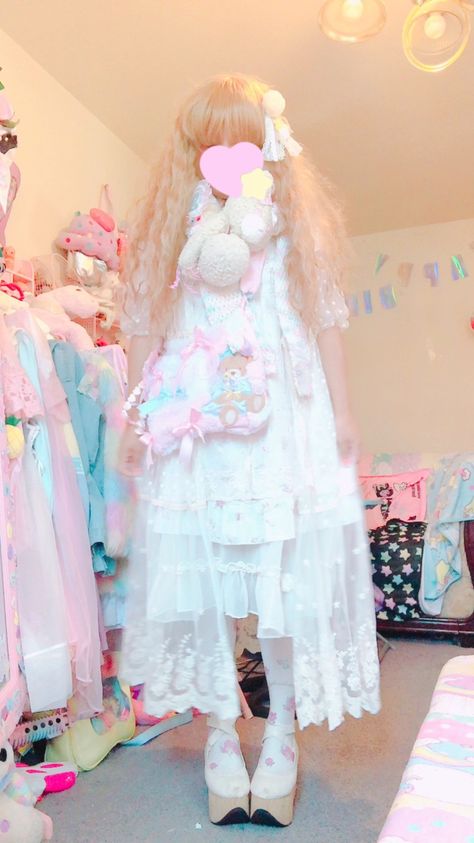 Bubblegum Witch Outfits, Bubblegum Witch Aesthetic, Bubblegum Witch, Quinn Aesthetic, Witch Aesthetic Outfit, Witch Outfits, Fairy Kei Fashion, Kei Fashion, Kawaii Things