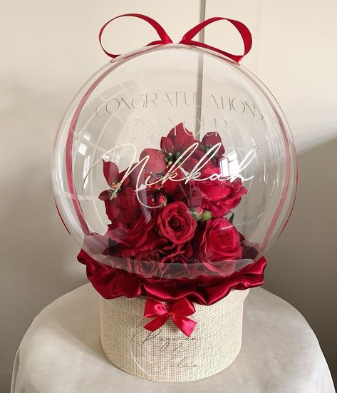 Balloon Bouquet With Flowers, Valentines Balloons Bouquet, Balloons Gift, Balloon Bouquet Diy, Mothers Day Balloons, Celebration Balloons, Valentines Balloons, Idee Cricut, Floral Balloons