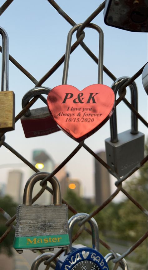 Lock On Bridge, Lock Gsce Art, Locks On Bridge, Life Bucketlist, Love Lock Bridge, Bf Pics, Lock Bridge, Love Lock, Heart Lock