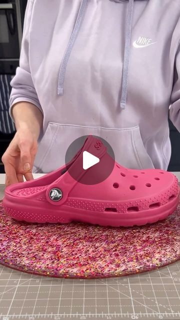 Croc Design Ideas, Crocs Decorations, Birthday Cake Tutorial, Handbag Cakes, Cake Shapes, Channel 4, Cake Tutorial, Cake Decorating, Snapchat