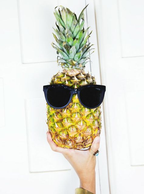 currently crushing on I howsweeteats.com Pineapple With Sunglasses, Pineapple Express, 140 Pounds, Wearing Sunglasses, Mellow Yellow, Happy Weekend, Endless Summer, Summer Of Love, 5 Ways