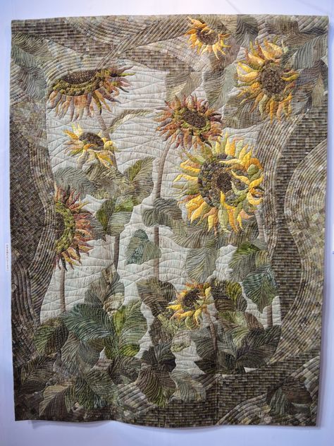 Painting A Sunflower, Patchwork Embroidery, Sunflower Quilts, Landscape Quilt, Japanese Quilts, Flower Quilts, Landscape Quilts, Picture Quilts, Flower Quilt