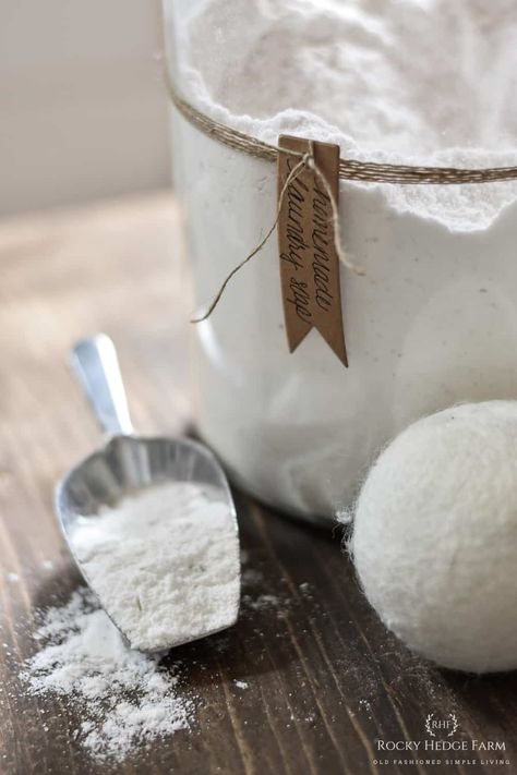 Homemade Laundry Detergent Powder, Baking Powder For Cleaning, Laundry Detergent Powder, Homemade Laundry Detergent Recipes, Baking Soda Health, Baking Soda On Carpet, Farming Ideas, Laundry Detergent Recipe, Detergent Recipe