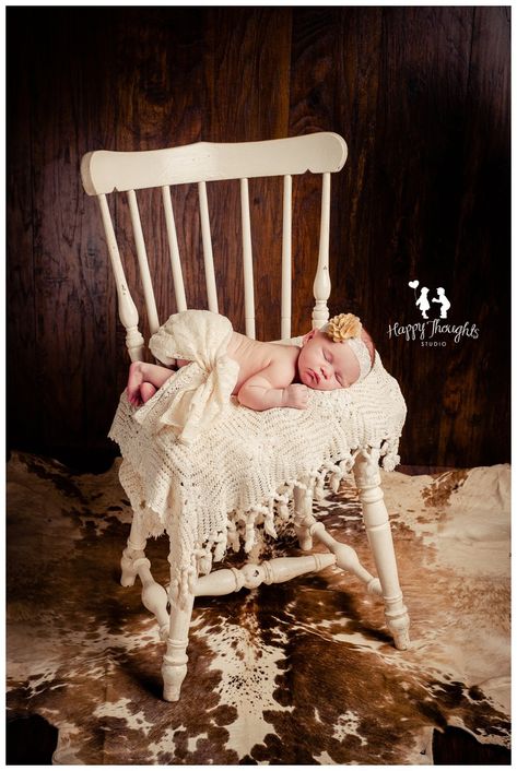 Western Boho Newborn Photos, Newborn Photography Western, Western Newborn Pictures Cowgirl, Cute Cowgirl, Baby Fotografie, Baby Pictures Newborn, Newborn Photography Poses, Newborn Baby Photoshoot, Newborn Baby Photos