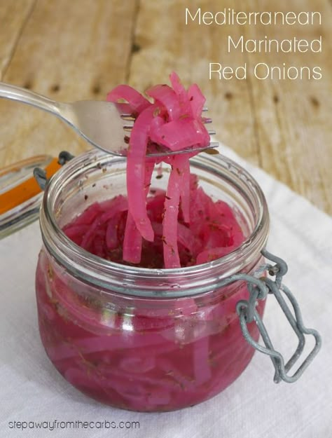 Marinated Red Onions, Low Carb Summer Recipes, Marinated Onions, Brown Gravy Recipe, Pickled Fruit, Red Onion Recipes, Keto Sauces, Low Carb Side, Pickling Spice