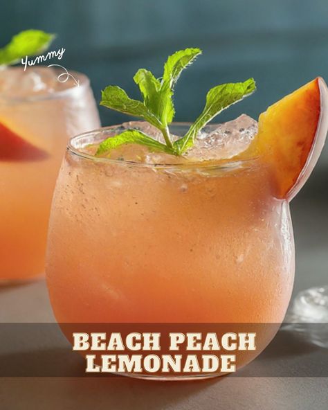 Beach Drinks Alcohol, Peach Lemonade Cocktail, Peach Vodka Drinks, Peach Schnapps Drinks, Beach Drink Recipes, Peach Vodka, Vodka Lemonade, Peach Syrup, Lemonade Cocktail