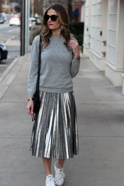 Metallic Pleated Skirt Outfits, Silver Skirt Outfits, Metallic Skirt Outfit, Pleated Skirt Outfit, Metallic Pleated Skirt, Silver Skirt, Pleated Skirt Dress, Metallic Skirt, Tshirt Outfits