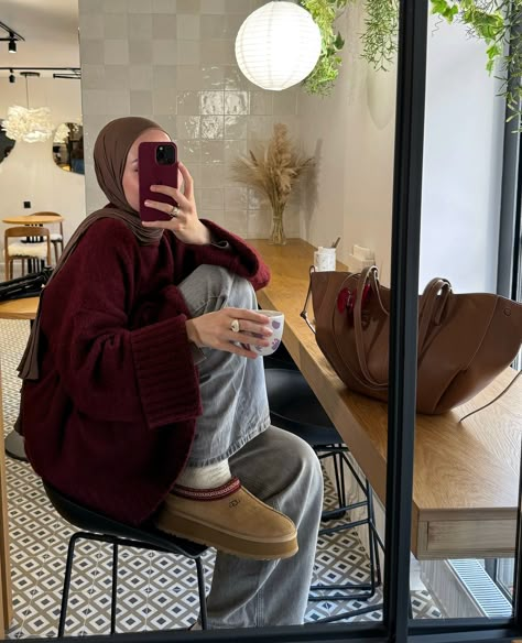 The time of tea drinking in cozy coffee shops begins 🍦🚲🍂💛 cozy hijabi outfit,Pinterest outfits,burgundy and grey fit,hijabi style,coffee time Neutral Cozy Aesthetic, Burgundy Hijab Outfit, Hijab Winter Outfit, Hijab Style Outfits, Outfit For Hijab, Burgundy Outfits, Hijab Fits, Photo Hijab, Modest Girly Outfits