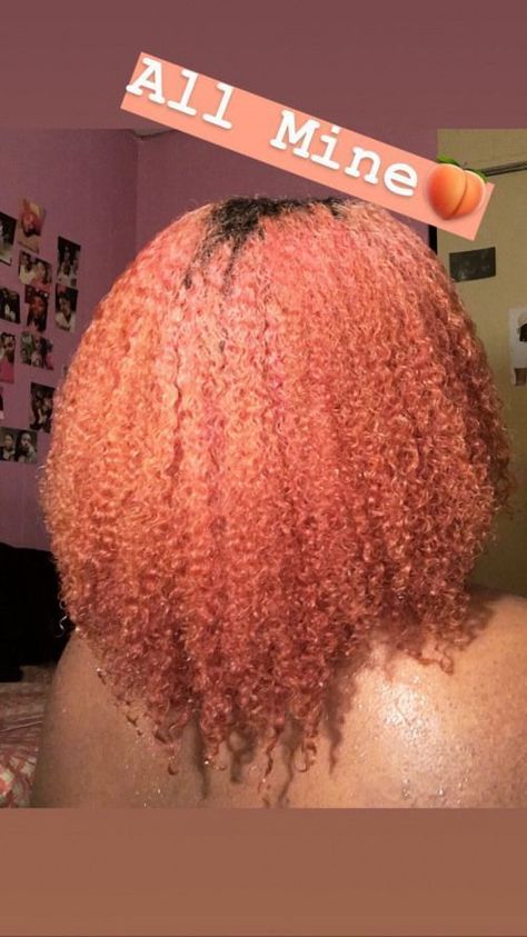 Red Hair Wax, Sophomore Outfits, Peachy Hair Color, Natural Hair Wash, Cabello Afro Natural, Curly Styles, Dyed Curly Hair, Hairstyle Tips, Cute Hair Colors