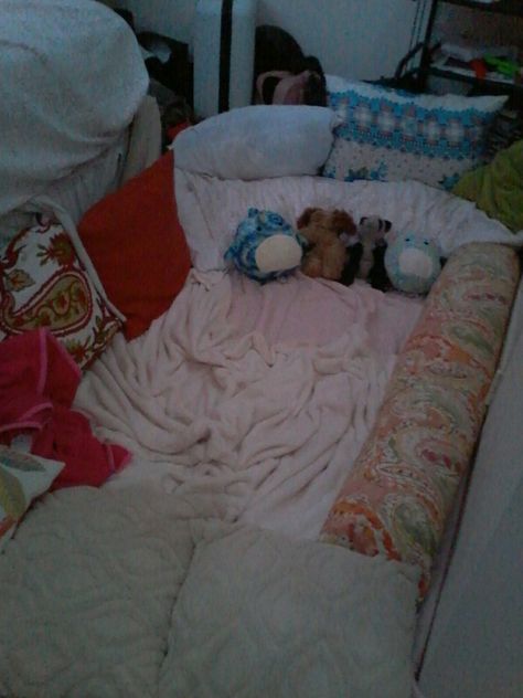 Me and my bestie made a spot with pillows and blankets it is our chill and sleeping spot I love this so much y'all should recreate this with pleaseure. From roach and bug aka roh and brie Chill Spot, Pillows And Blankets, Me And My Bestie, Bestie Goals, My Bestie, Brie, Love This, Blankets, This Is Us