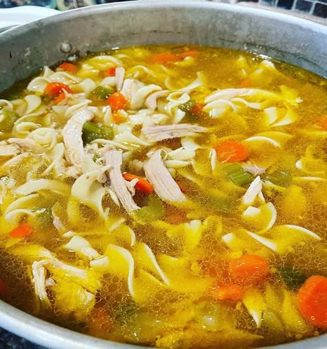 Weight Watchers Chicken Noodle Soup, Slow Cooker Chicken Noodle Soup Recipes, Weight Watchers Slow Cooker, Soup Recipes Uk, Slow Cooker Chicken Noodle Soup, Weight Watchers Crock Pot Recipes, Panini Recipes Chicken, Easy Chicken Soup, Weight Watchers Plan