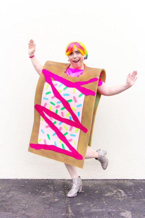 Pop tart costume Lemonade Stand Costume, Jolly Rancher Costume Diy, Pop Tart Costume, Pop Tart Costumes, Candyland Costume, Boxing Halloween Costume, Cartoon Halloween Costumes, Mom Halloween Costumes, Creative Halloween Costumes Diy