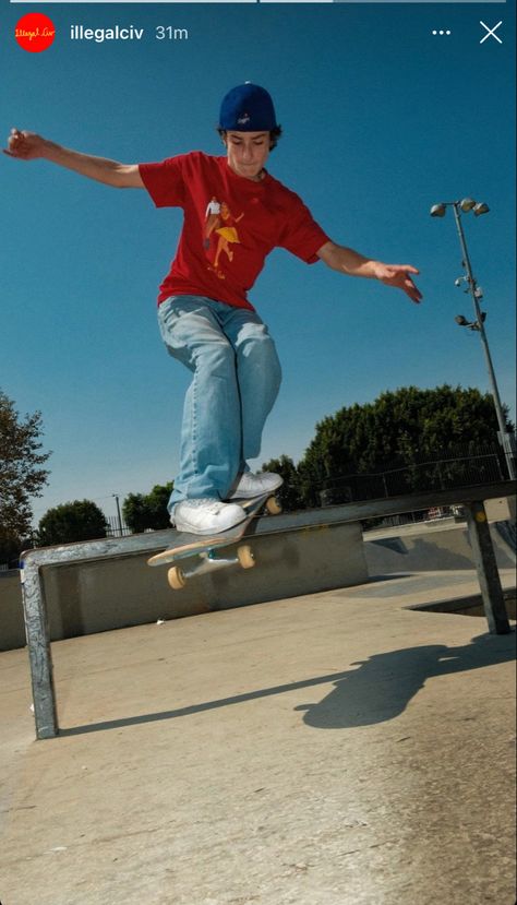 Sunny Suljic, 80s Skater, Skate Vibes, Skateboard Photos, Skater Hoodie, Skate Fits, Skate Photos, Retro Skater, Skateboard Photography