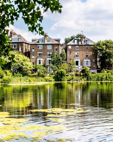 A pond in Hampstead Heath in north London. Some of the ponds are popular with swimmers on hot summer days.  #pond #london #hampstead #hampsteadheath #houses London Hampstead, Best Parks In London, London Adventures, Hampstead House, Anthony Horowitz, Best Places In London, London Homes, Hampstead Village, London Walking Tours